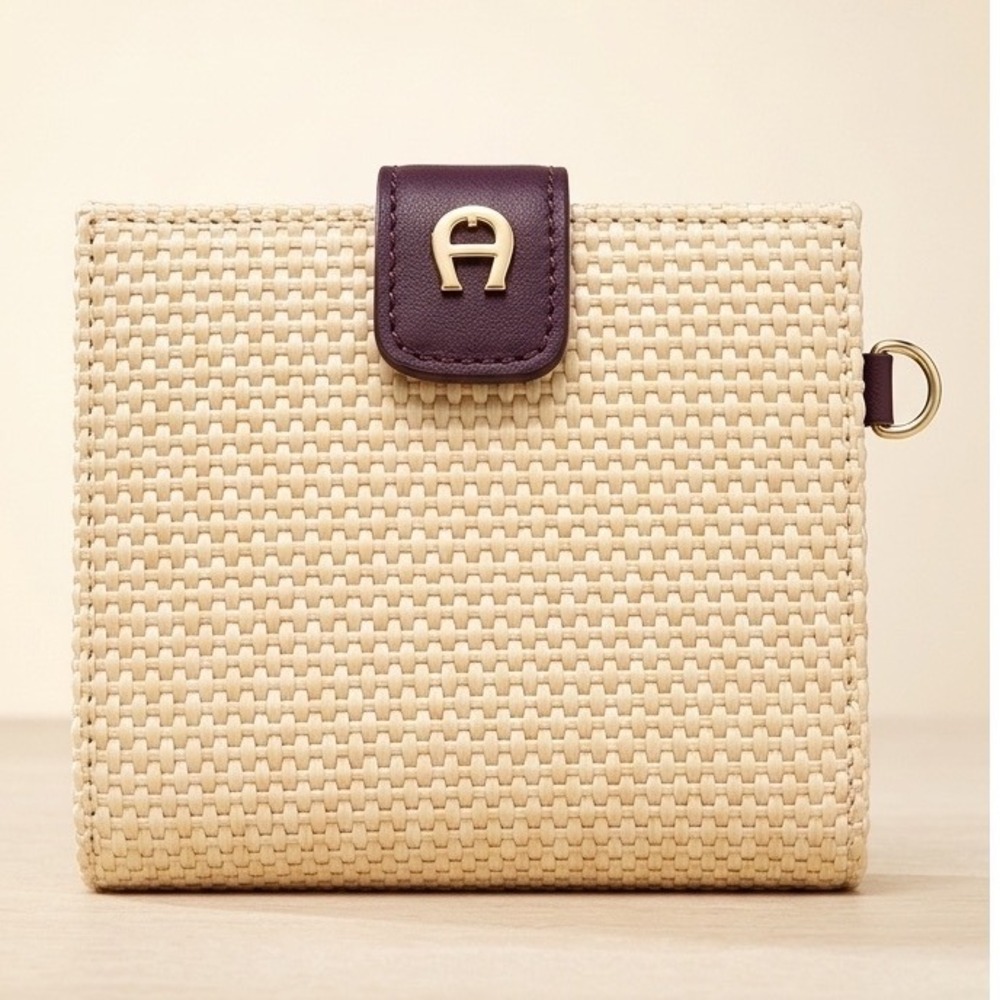 Etienne Aigner Woven Bifold Wallet Cream Burgundy Gold Logo 12602Q Vtg Y2K 2000s